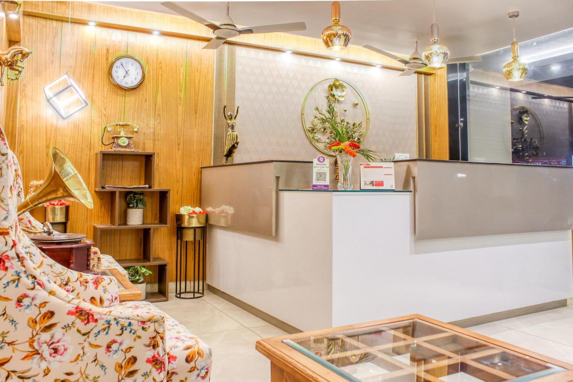 Zip By Spree Hotels Grand Legacy Prime Dehradun Eksteriør billede